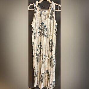 Women’s maxi sundress with tie detail